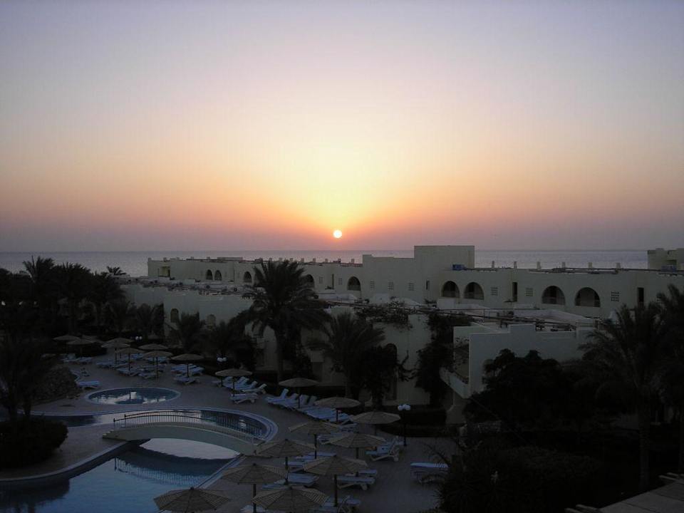 Sonnenaufgang  über dem Roten Meer Palm Beach Resort