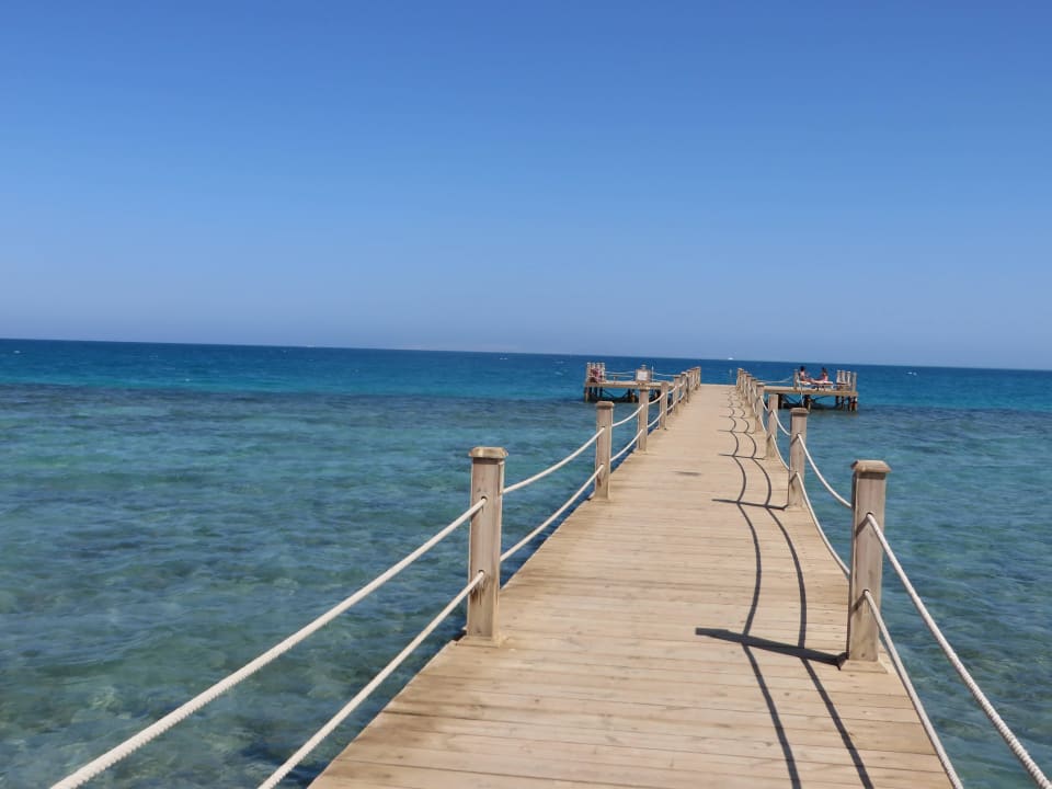 Naheliegender Strand /Steg u.a. zum Schnorcheln Sheraton Miramar Resort El Gouna