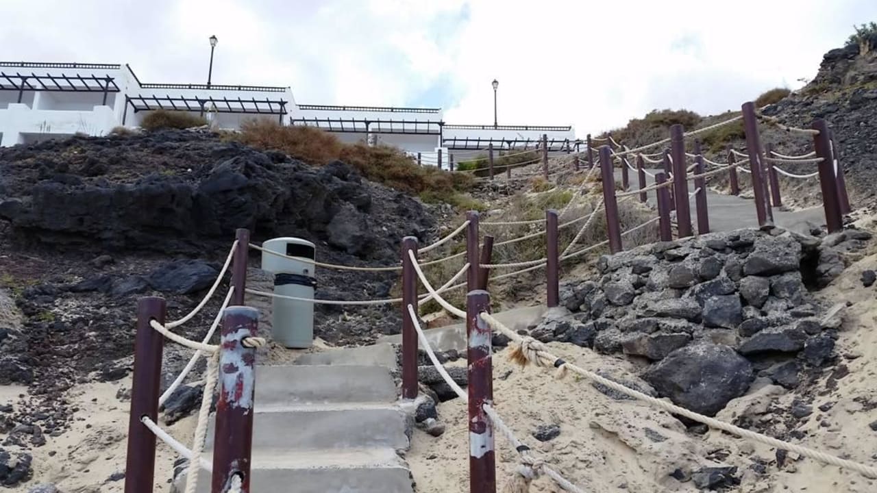 Der Weg zum "Hotel-Strand " TUI MAGIC LIFE Fuerteventura