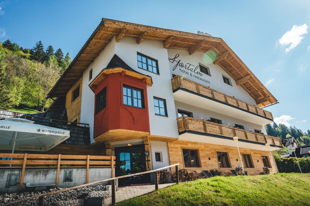 Außenansicht Hotel Sportalm