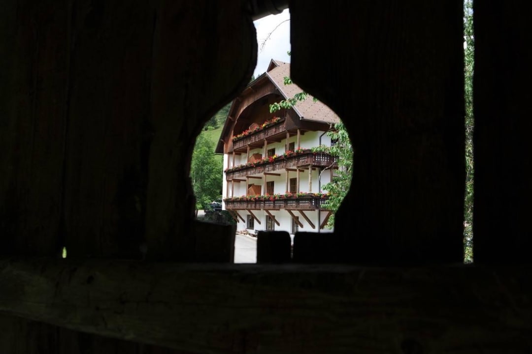 Ein Blick durchs Stadelloch Hotel Hinteregger