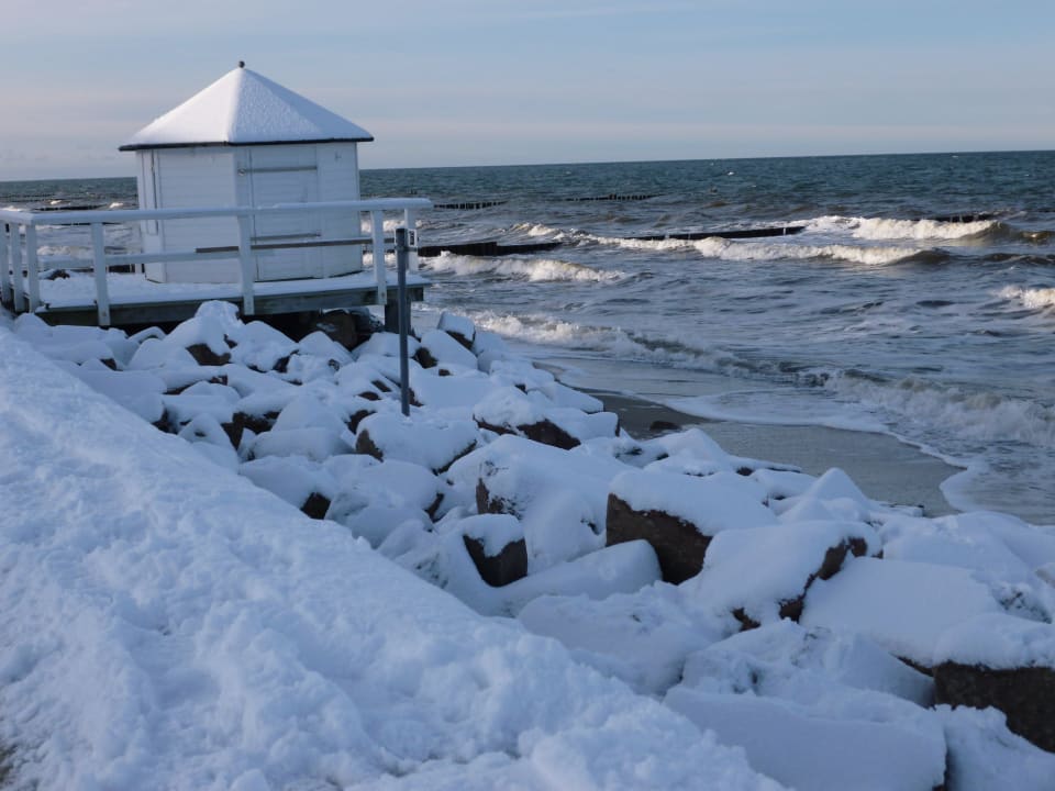 Verschneite Strandpromenade beim Europa-Hotel Europa Hotel Kühlungsborn