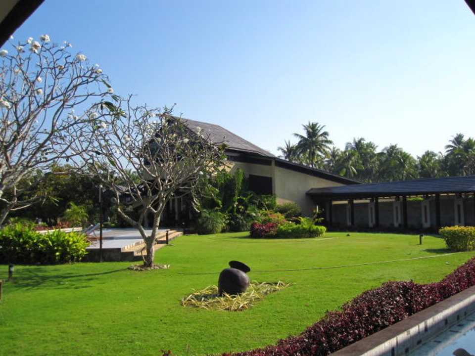 Englischer Rasen Hotel Bay of Bengal Resort