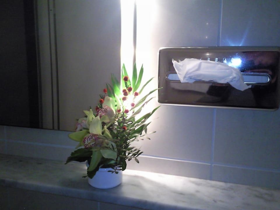 Gesteck im Bad B-Hotel