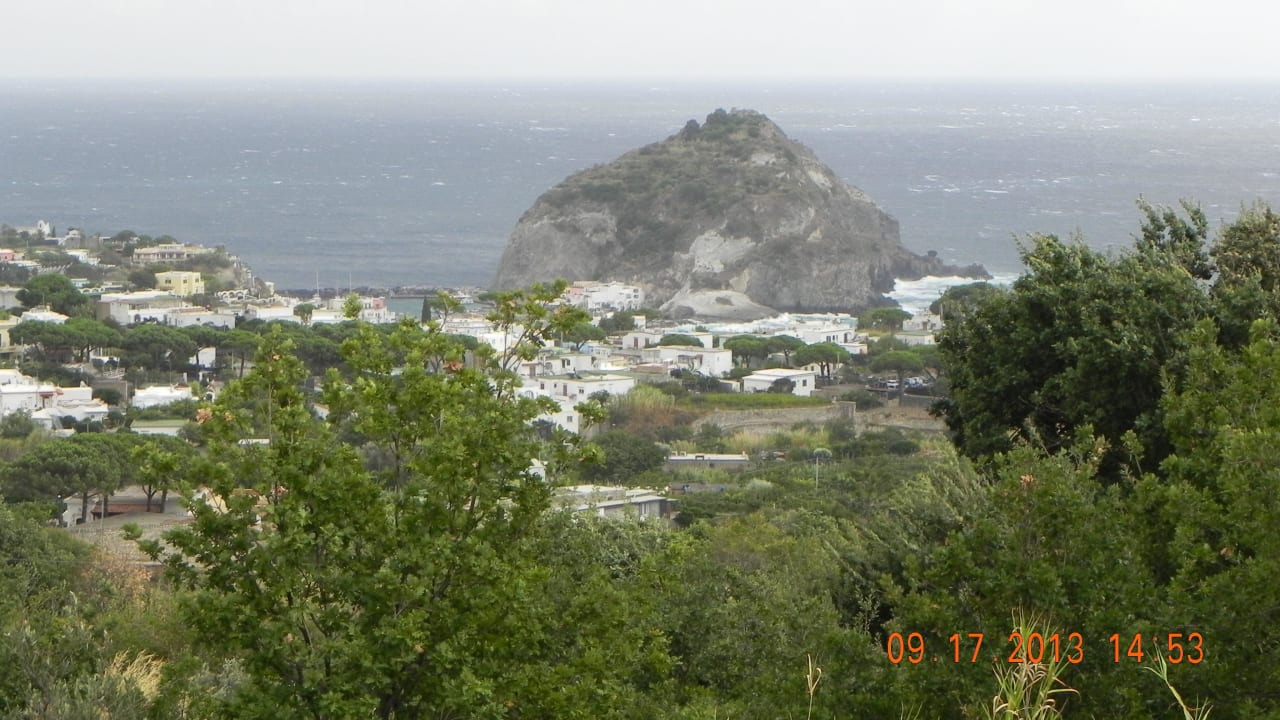 Blick von der Zimmerterrasse auf Sant Angelo Hotel Belvedere