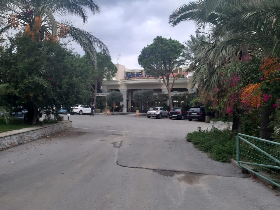 Außenansicht Hydramis Palace Beach Resort