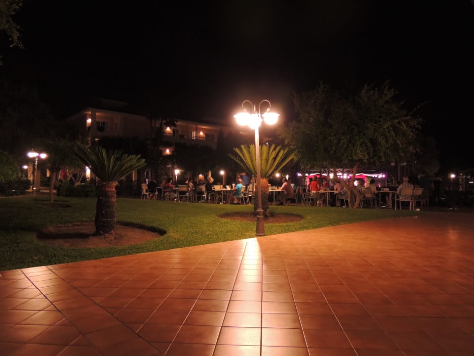 Blick zur Abendunterhaltung Playa Garden Selection Hotel & Spa