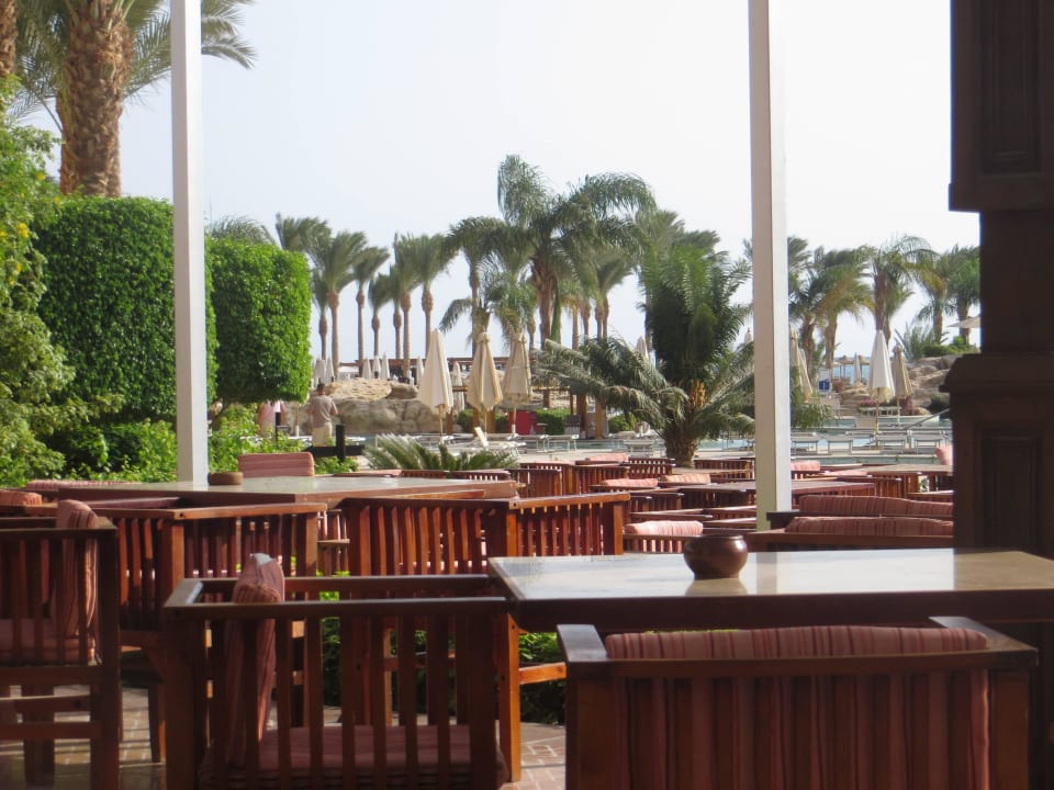 Blick über Poolbereich zum Strand Stella Beach Resort & Spa Makadi Bay