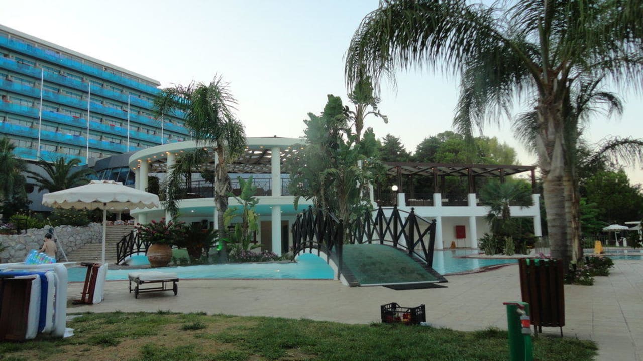 Poolanlage Hotel Calypso Beach