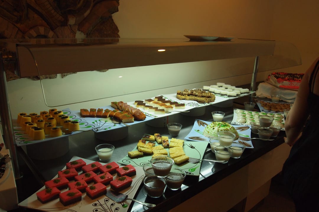 Desery Aska Hotel Just in Beach