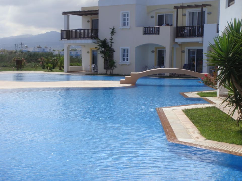 Pool bei den Suiten Atlantica Marmari Beach