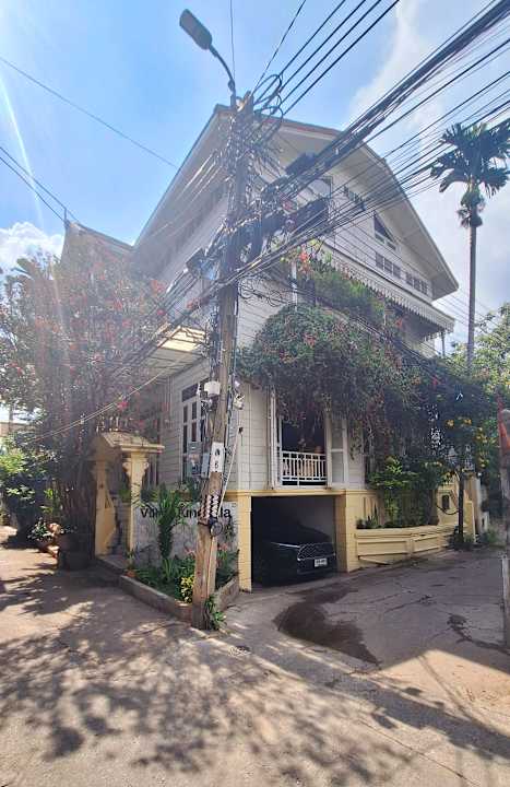 Außenansicht Villa Mungkala