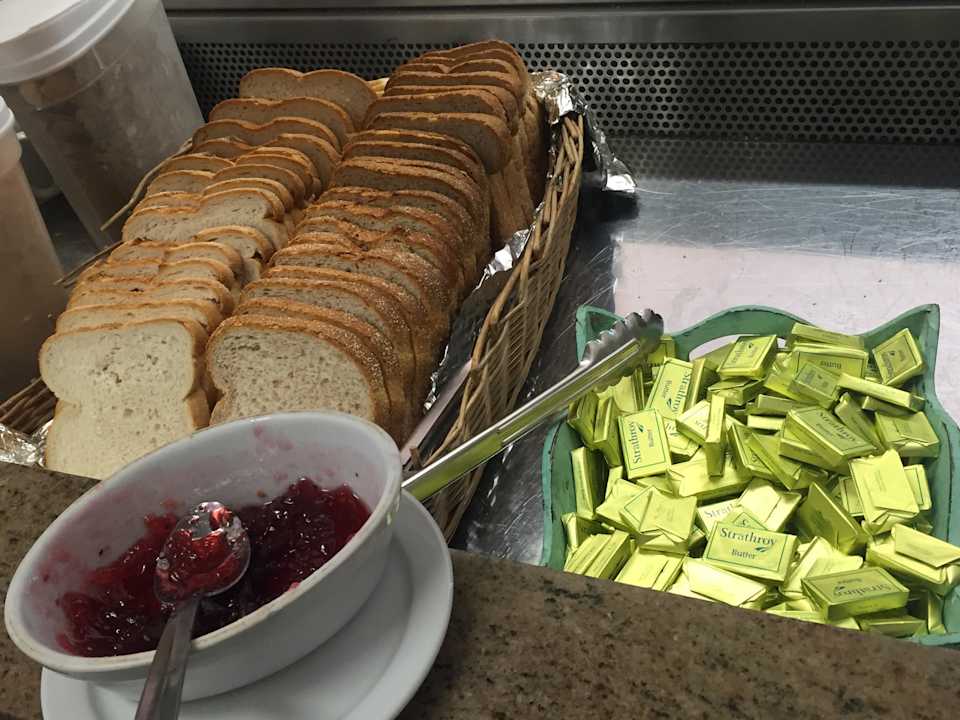 2 verschiedene Toastsorten Hotel Avalon House