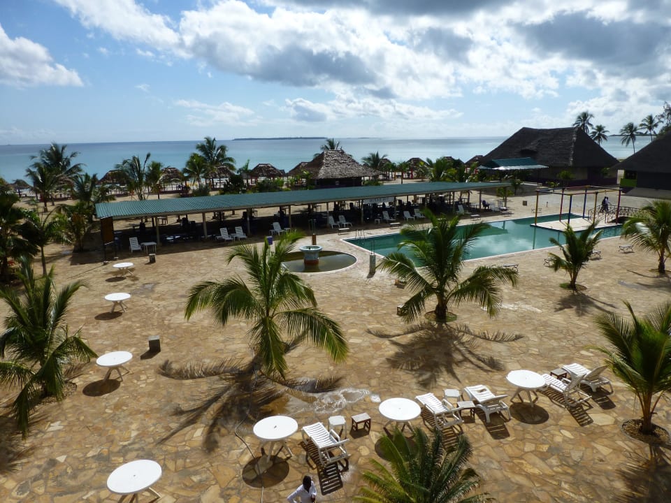 Pool, Jacuzzi, wenig Liegen Resort South Beach
