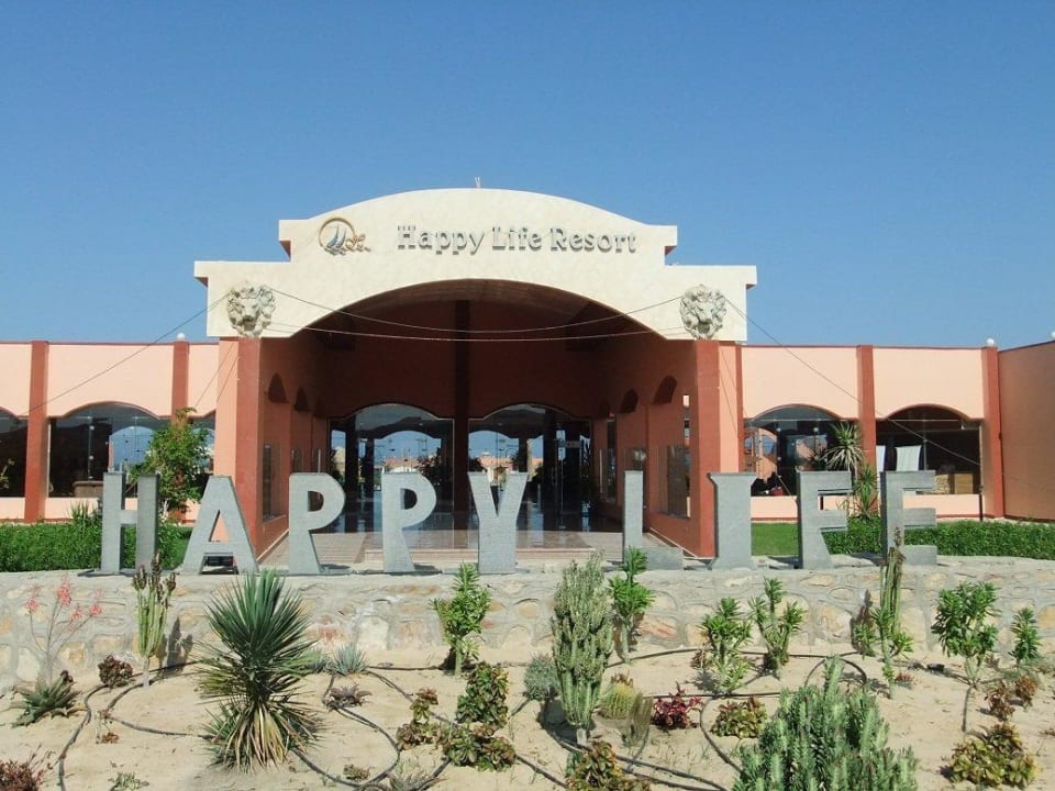 Eingang Three Corners Happy Life Beach Resort