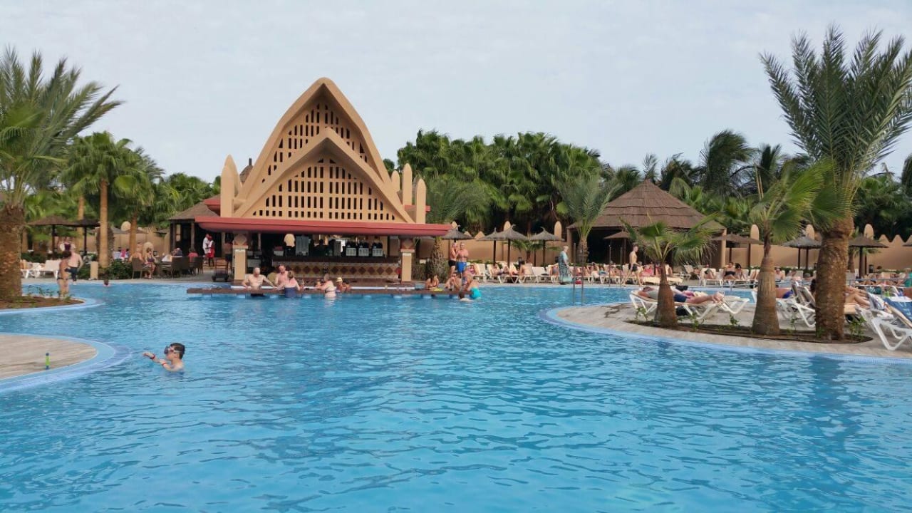 Am Pool Hotel Riu Funana