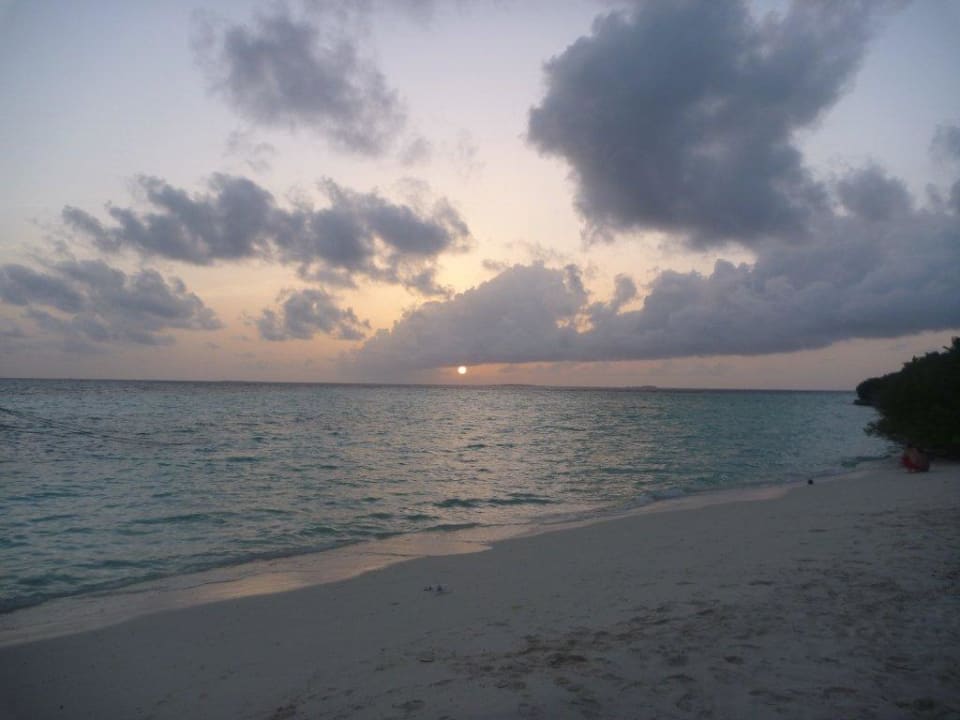 Sonnenuntergang Embudu Village