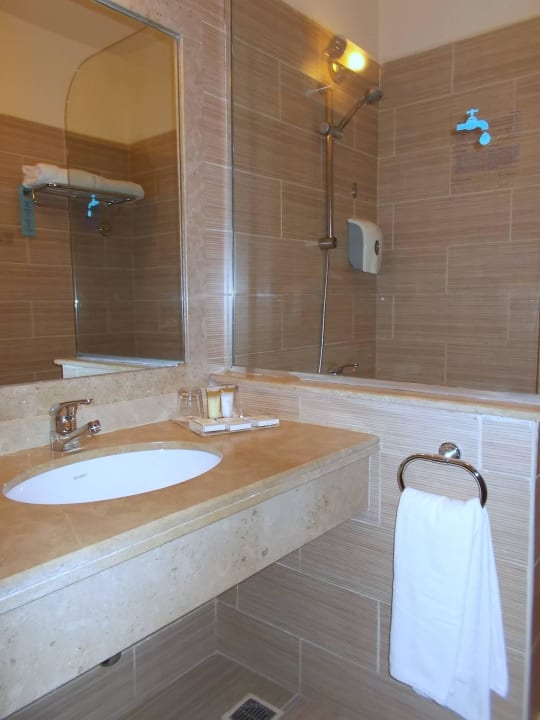 Großes Bad Jaz Dar EL Madina