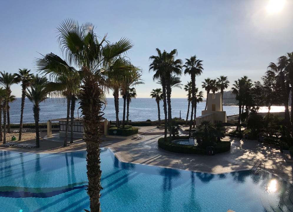Pool Hilton Malta