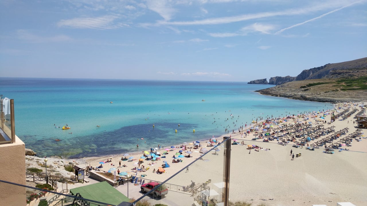 Blick aus dem Zimmer auf den Strand VIVA Cala Mesquida Resort & Spa
