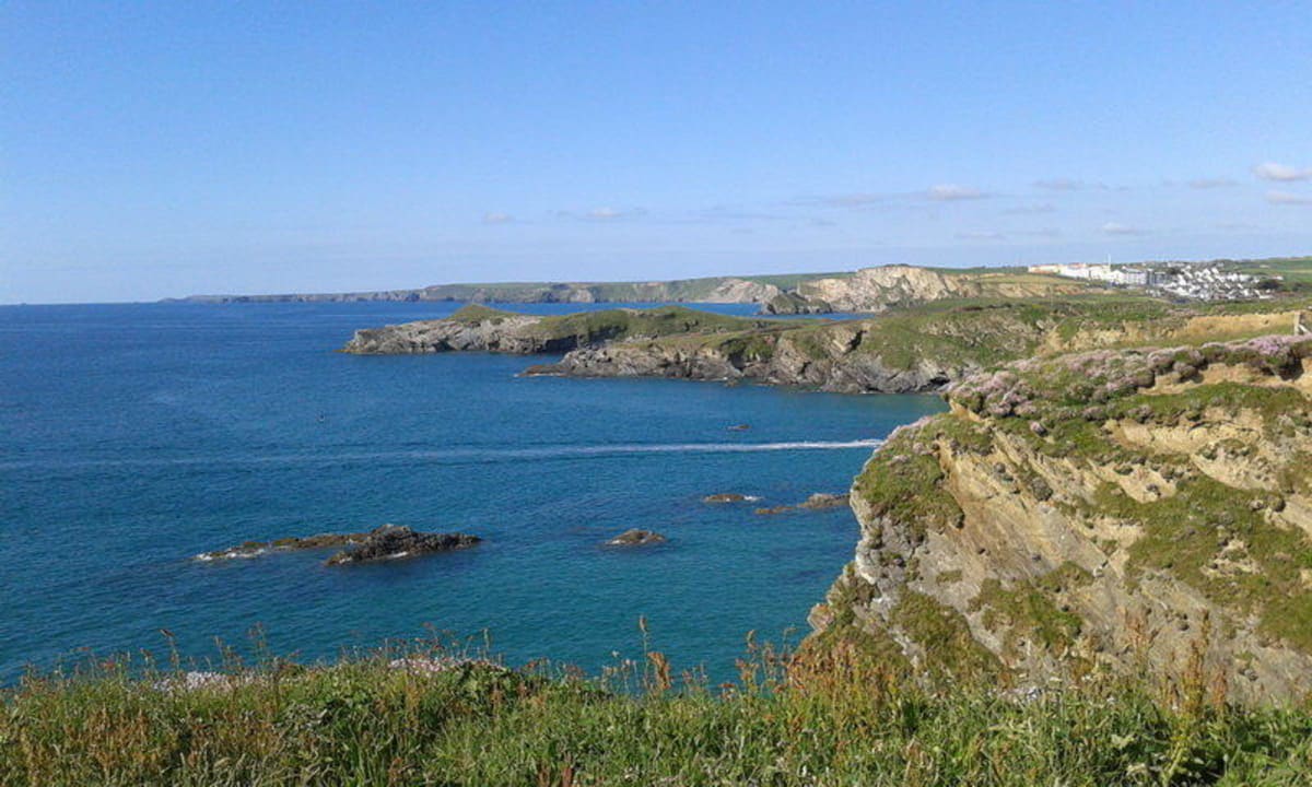 Steilküste gegenüber vom Hotel Hotel Bristol