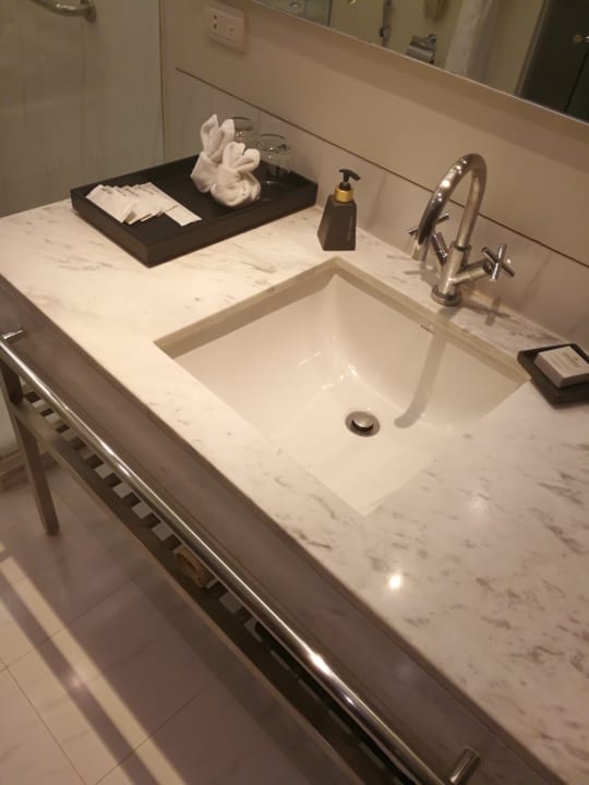 Zimmer JC Kevin Sathorn Bangkok Hotel