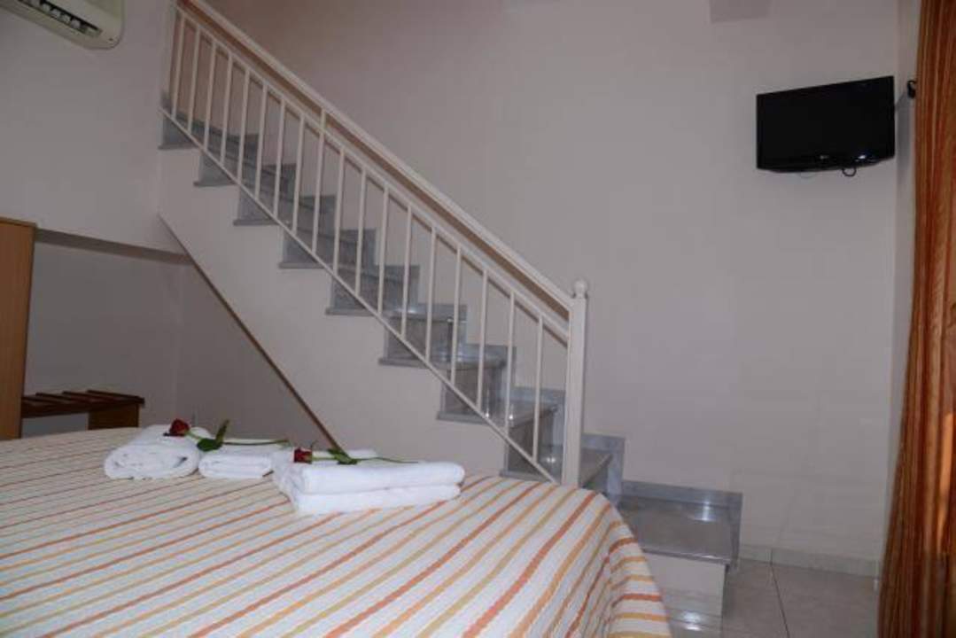 One Bedroom Apartment in two levels for 4 people Hotel Maria's Filoxenia Suites