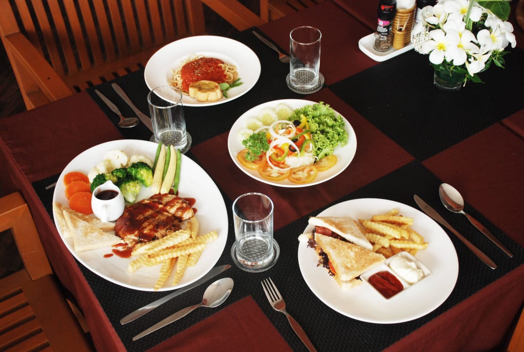 Food BURI BEACH Resort