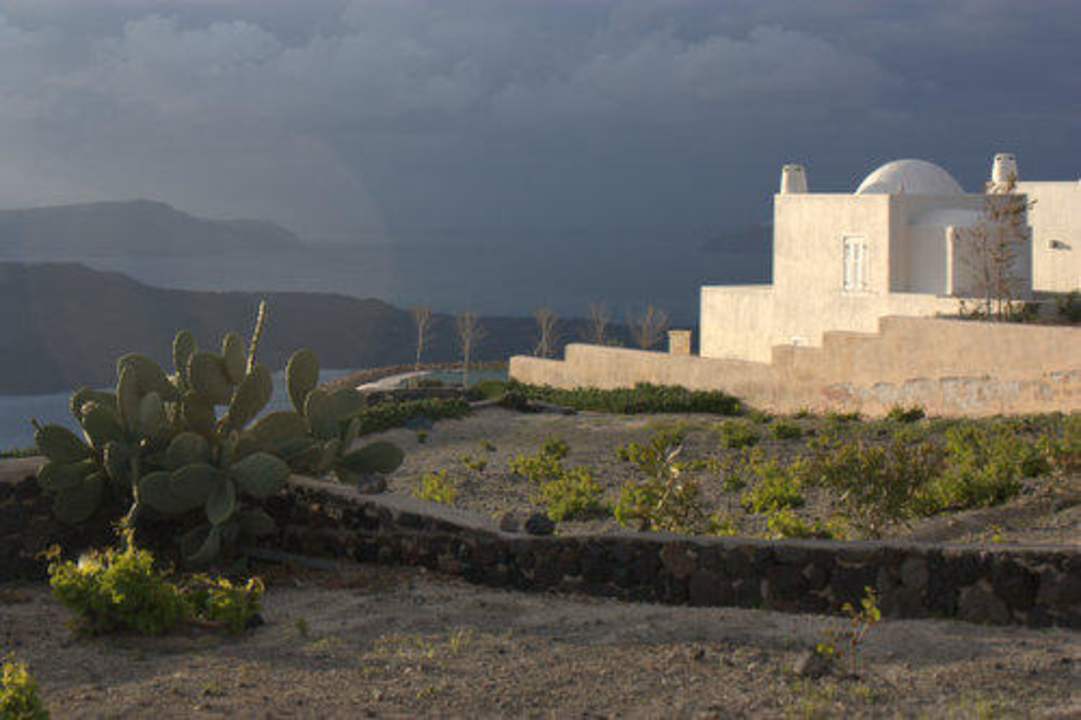 From front yard Aegagros Caldera Houses