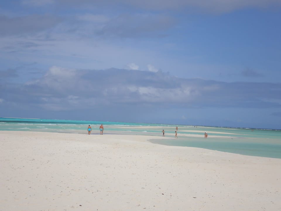 Sandbank Kuredu Island Resort & Spa