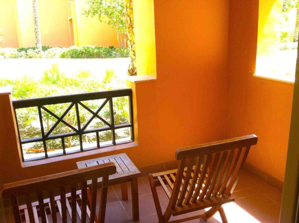 Meine Terrasse mit Ausblick auf den Garten Stella Beach Resort & Spa Makadi Bay