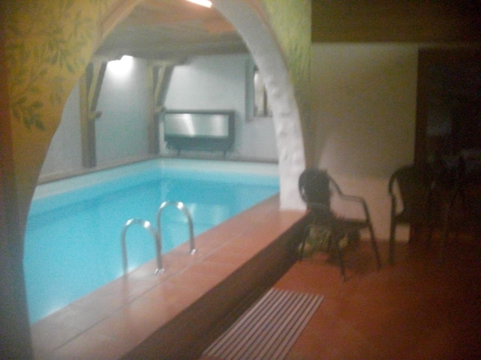 Indorpool Hotel Singer