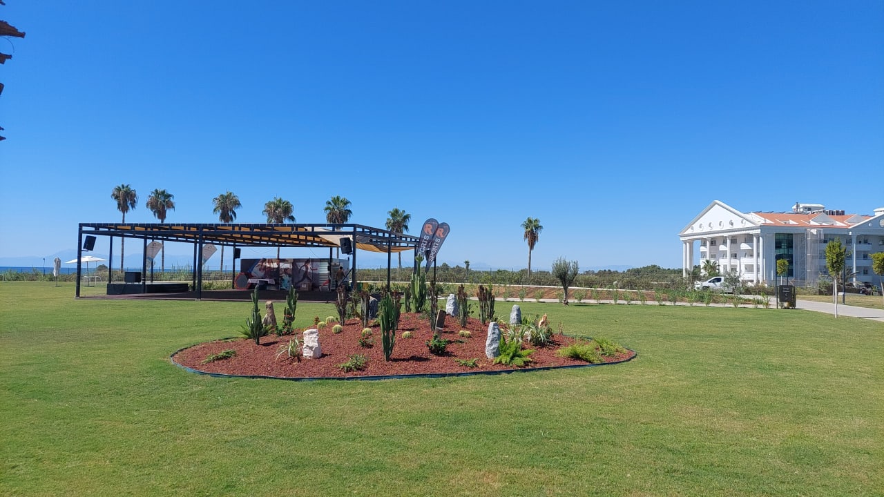 Gartenanlage Jacaranda Luxury Resort