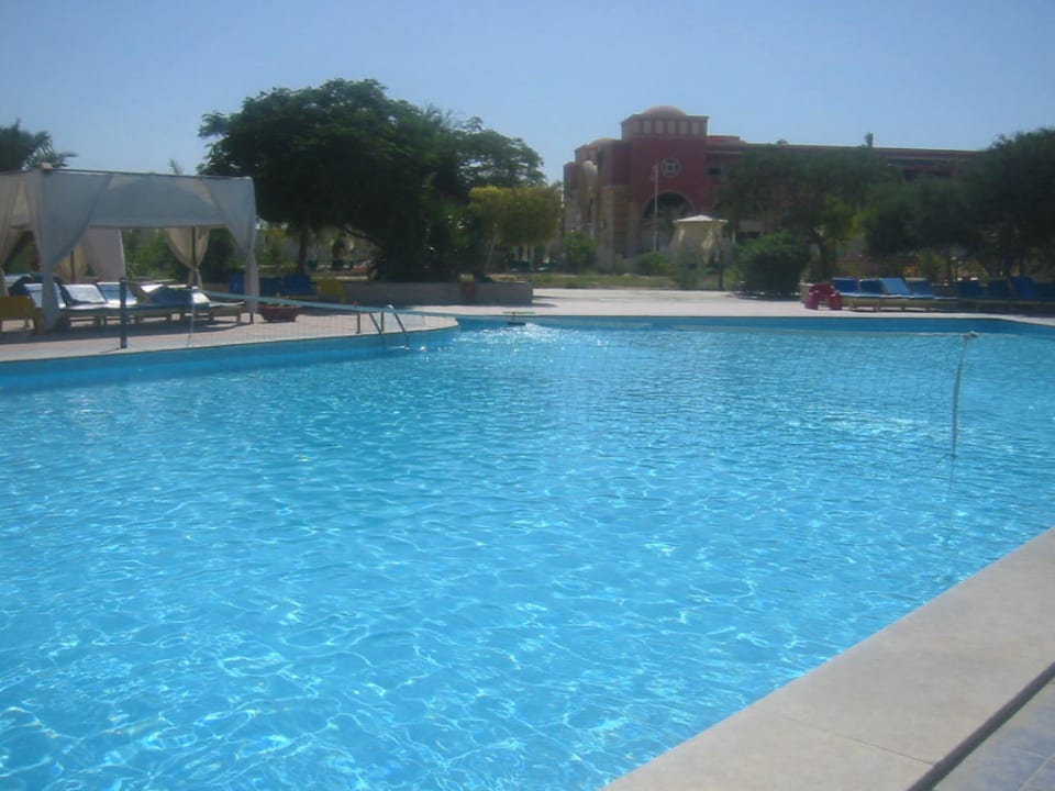 großer Pool im Family Resort Sindbad Club