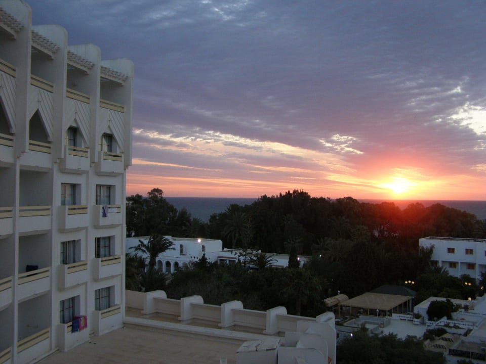 Sonnenaufgang über dem Mittelmeer Marhaba Royal Salem