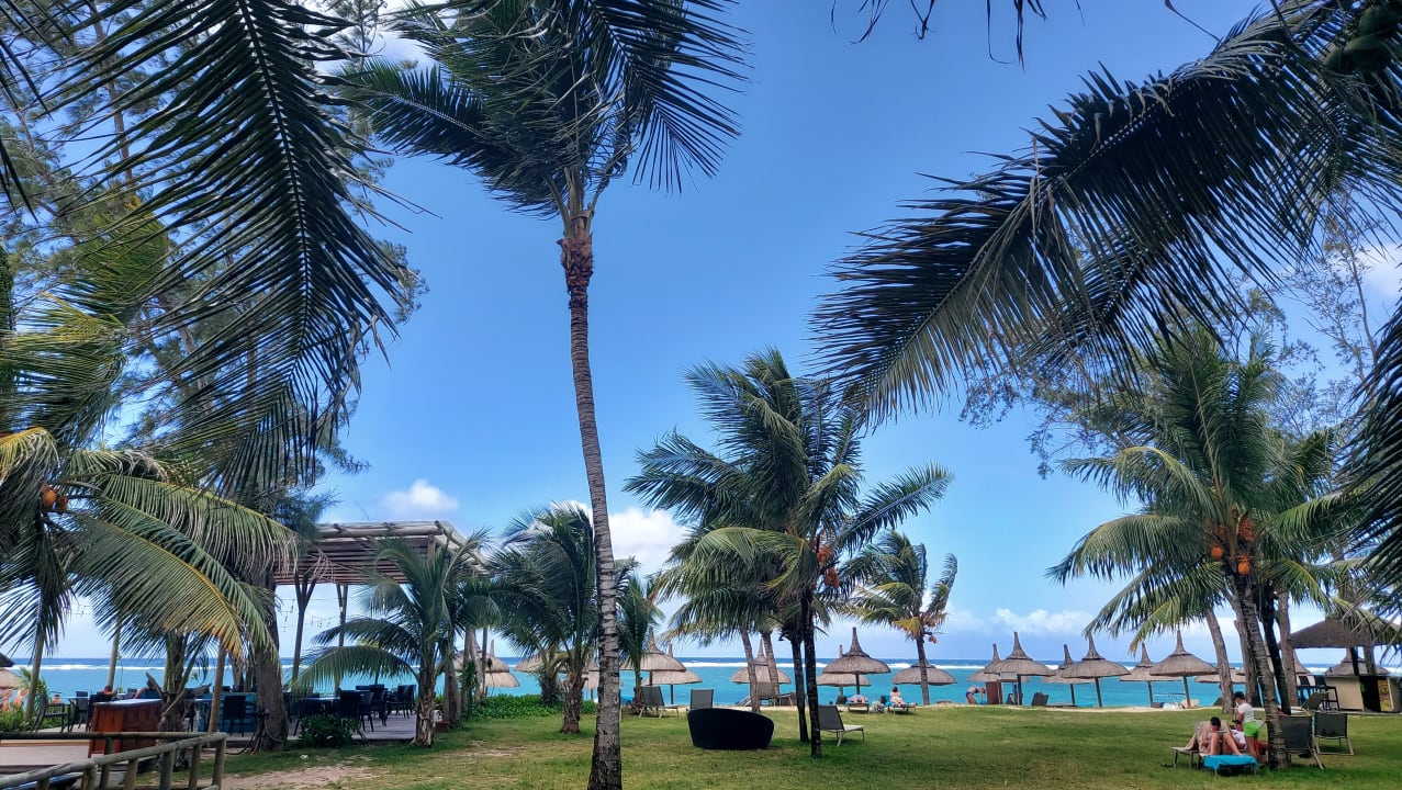 Gartenanlage Crystals Beach Resort Belle Mare, a member of Radisson Individuals