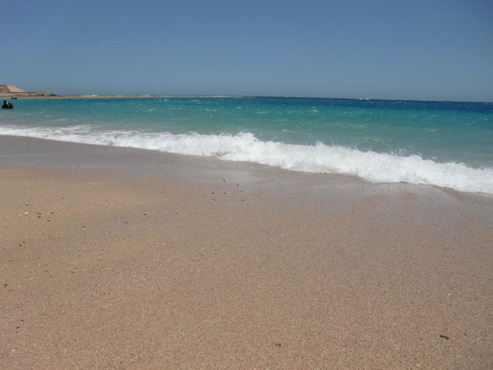 Teilweise auch feinerer Sand, nicht nur Steine Coral Sun Beach