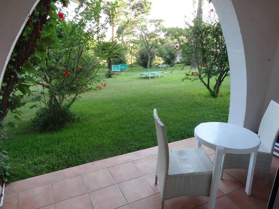 Terrasse zum Garten Aldiana Club Rocca Nettuno Calabria