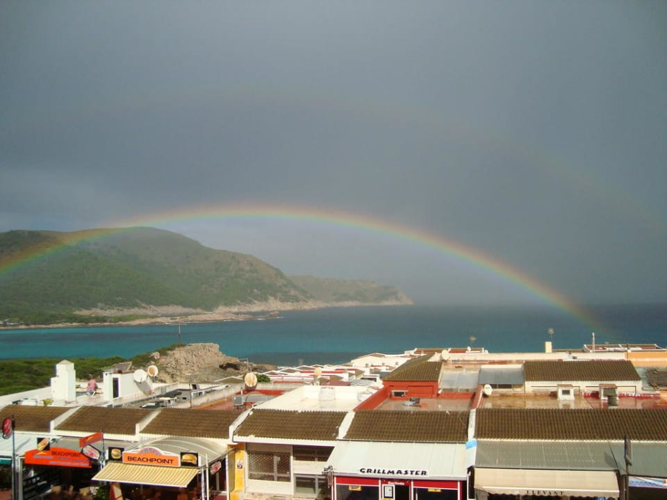 Was für ein Regenbogen, vom Zimmer Hotel & Spa S'Entrador Playa