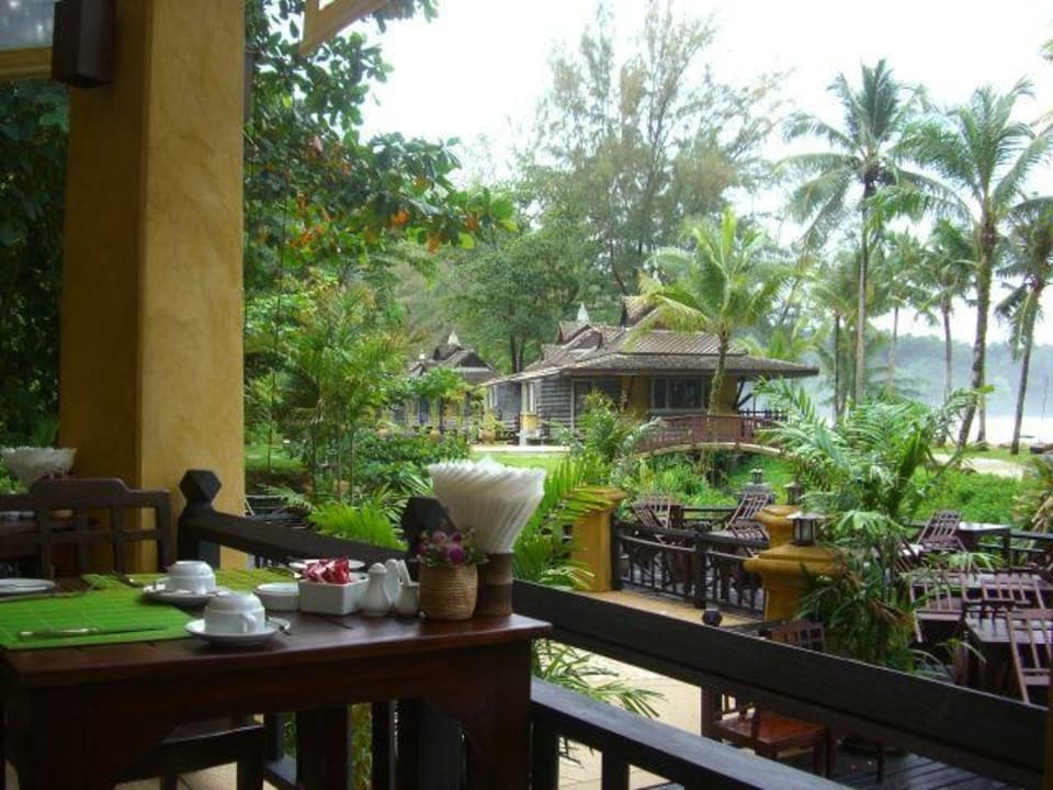 Frühstücken mit tollen Ausblick Moracea by Khao Lak Resort