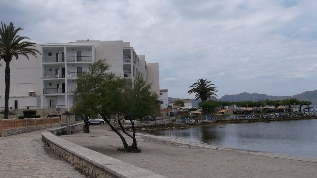 Blick vom Strand  Hotel More