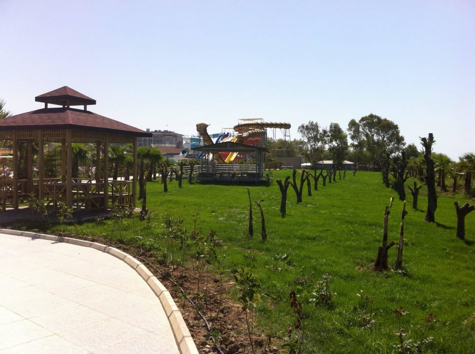 Richtung Strand Sunmelia Beach Resort