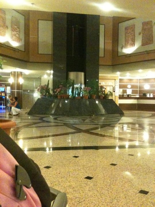 Der Eingang in der Lobby Hane Family Resort