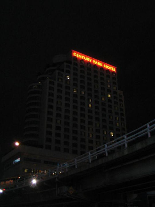 Bei Nacht Hotel Century Park