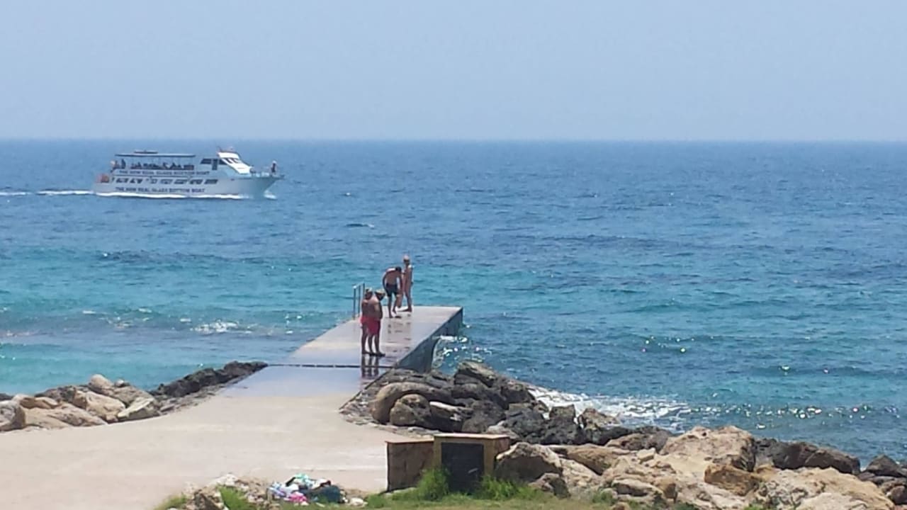 Hotel ''Constantinov Bros Athena Beach'' Constantinou Bros Athena Beach Hotel