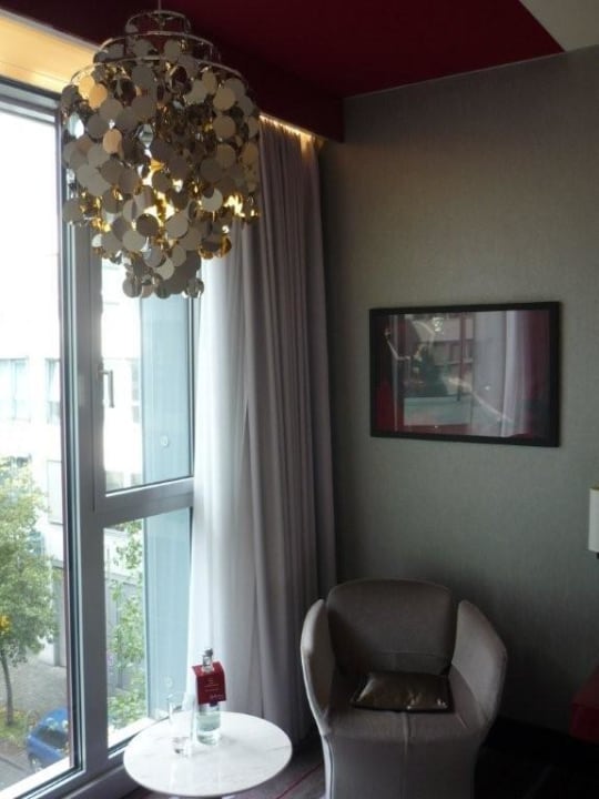 Sitzecke / Panoramafenster Radisson Blu Hotel Media Harbour