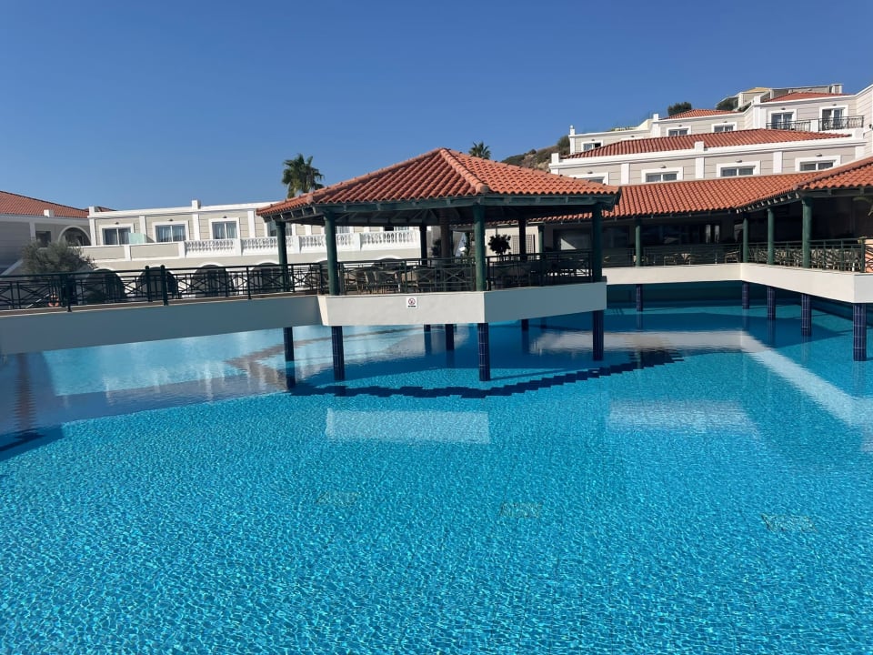 Pool Porto Bello Royal