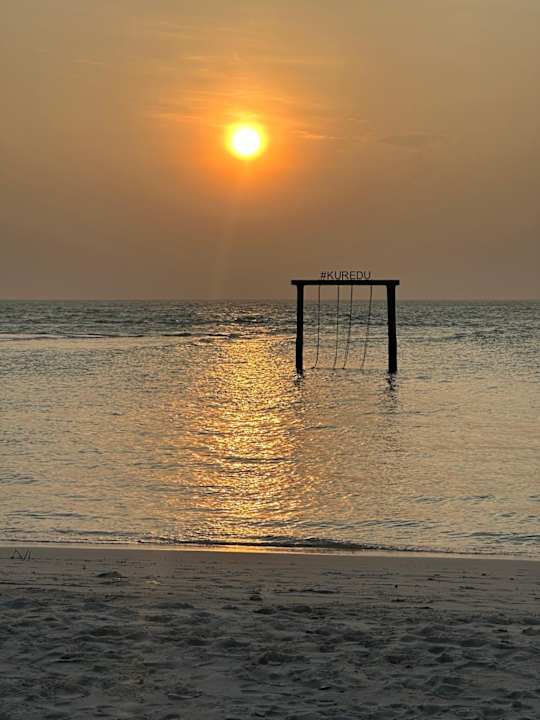 Strand Kuredu Island Resort & Spa