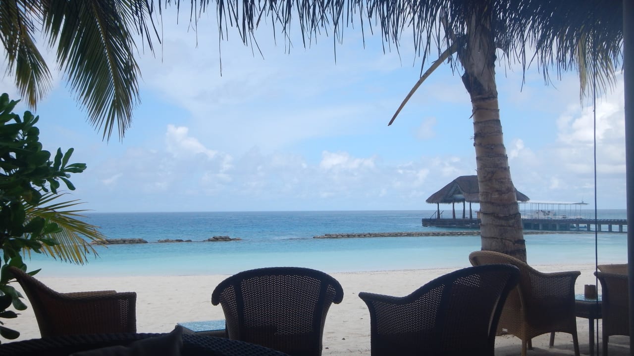 Blick von der Bar aufs Meer Kuramathi Maldives