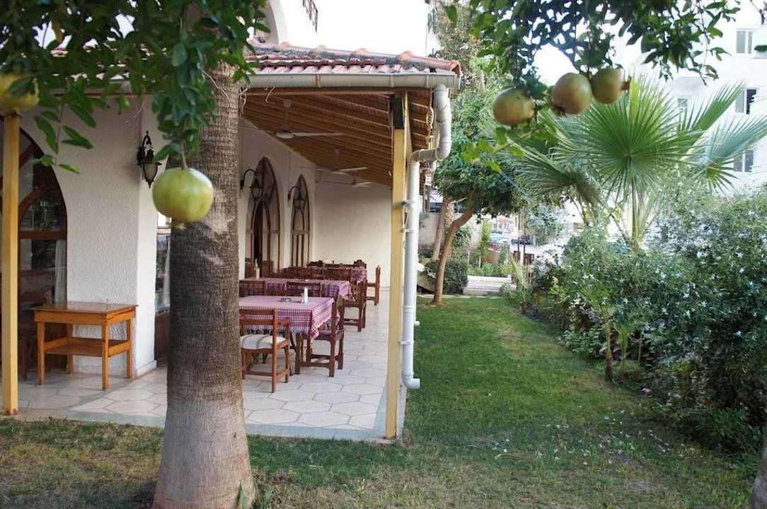 Granatapfel Garten Hotel Yaka